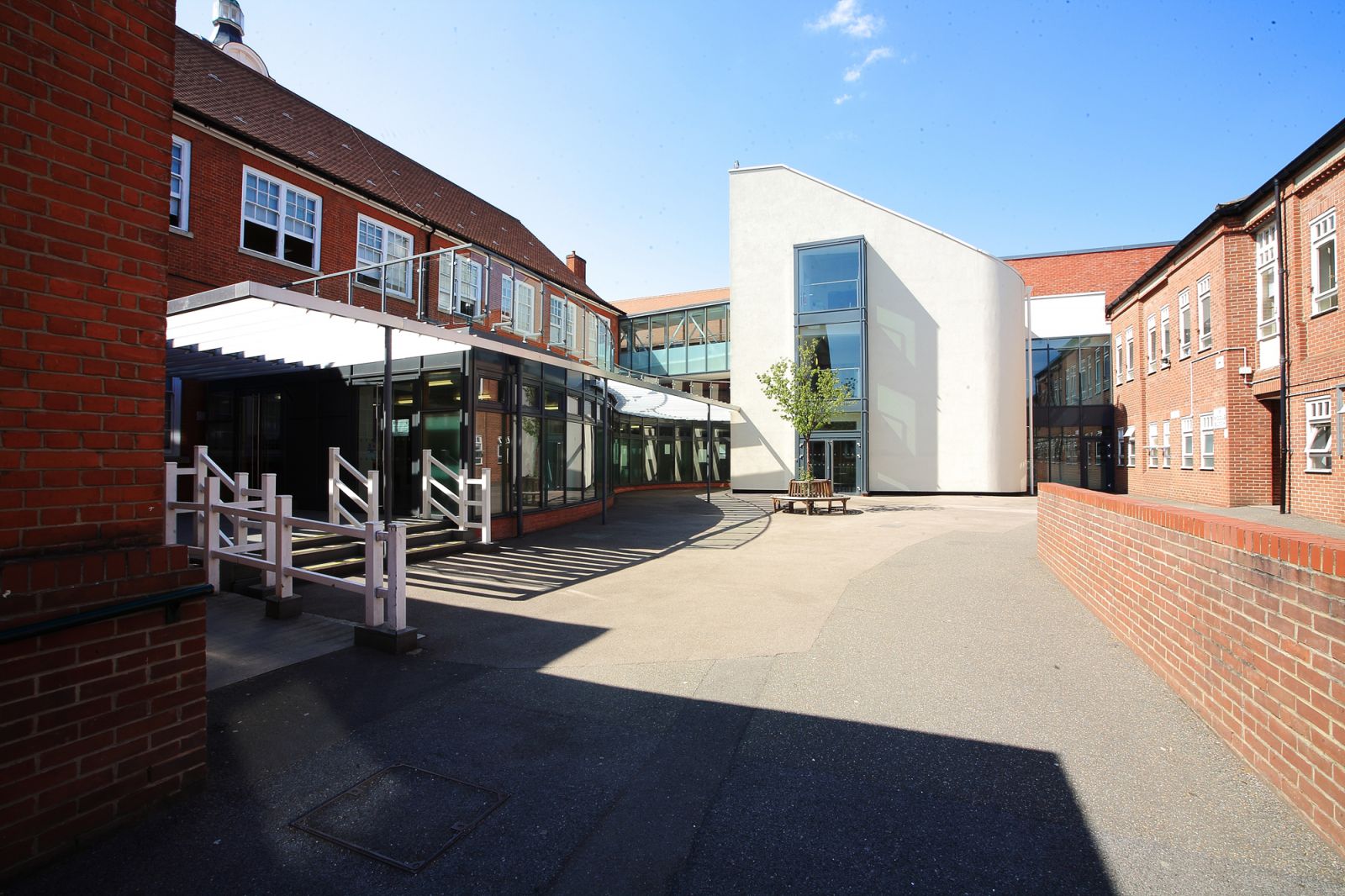 Trường Trung học St Thomas More School duhocnamphong.vn